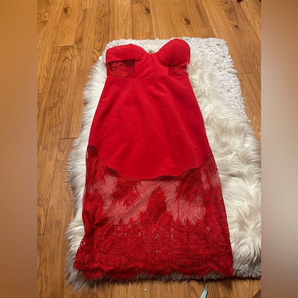 NBD Picture Me Red Lace Midi Dress Sweetheart - Picture 4 of 11